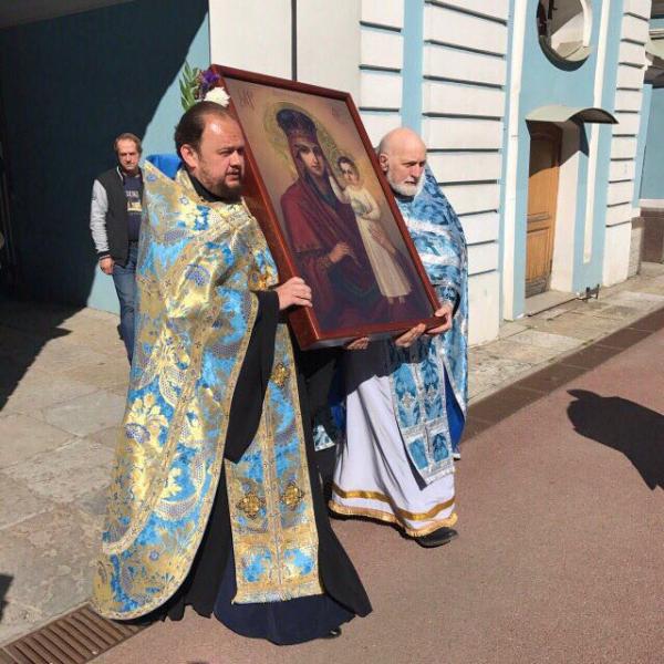 В Сампсониевском соборе встретили чудотворную икону Божией Матери "Призри на смирение"