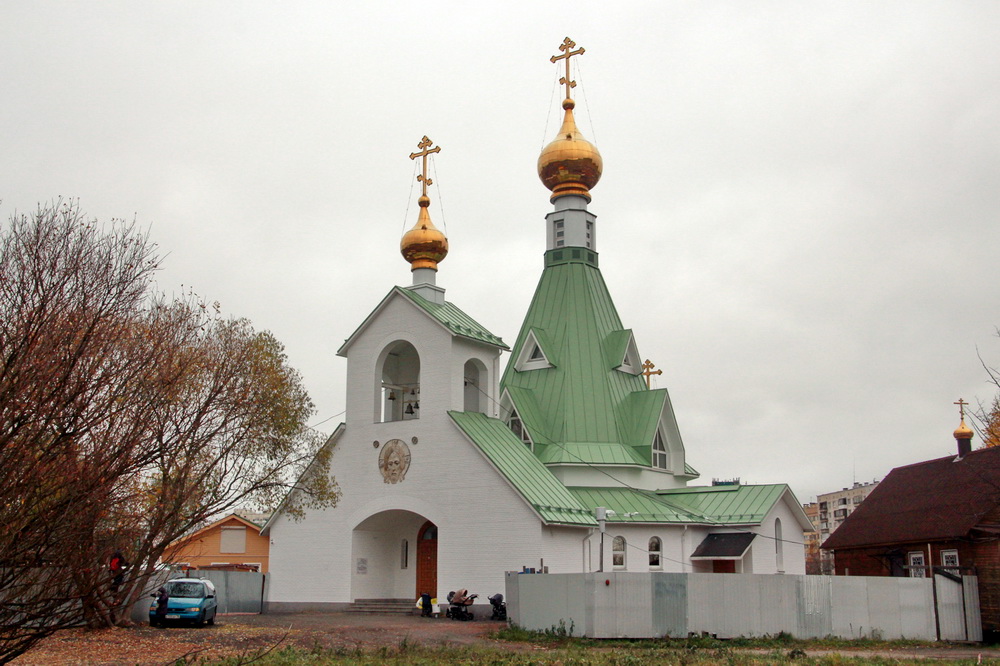 Церковь около ЦПКИО