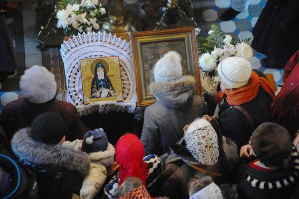 Митрополит Варсонофий возглавил Божественную литургию в Казанском храме Вырицы