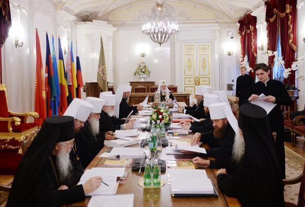 Святейший Патриарх Кирилл возглавил заседание Священного Синода 