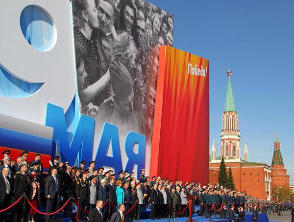 Митрополит Варсонофий присутствовал в Москве на военном параде в честь 70-летия Великой Победы