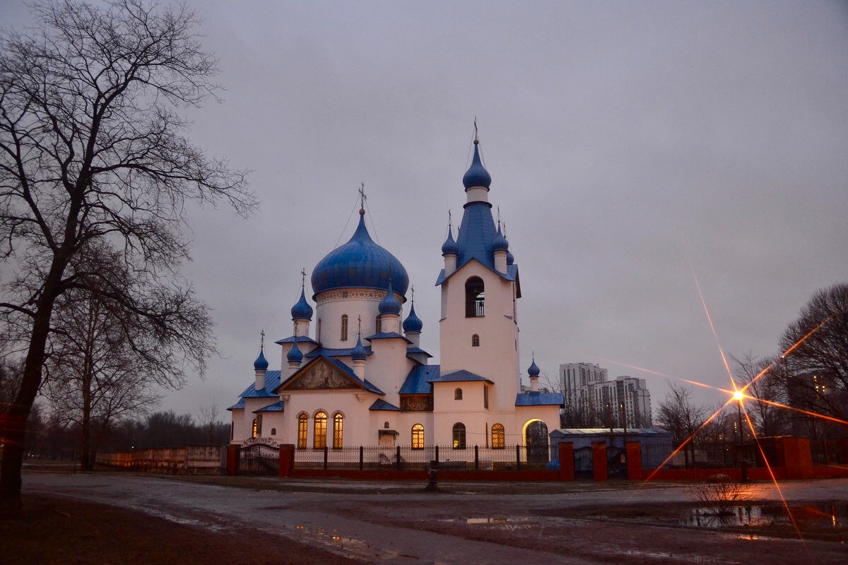 Храмы на средней рогатке. Храм Рождества Христова на средней рогатке. Церковь Рождества Христова Московское шоссе. Церковь Рождества Христова на средней рогатке, Санкт-Петербург. Храм Рождества Христова в Домодедово.