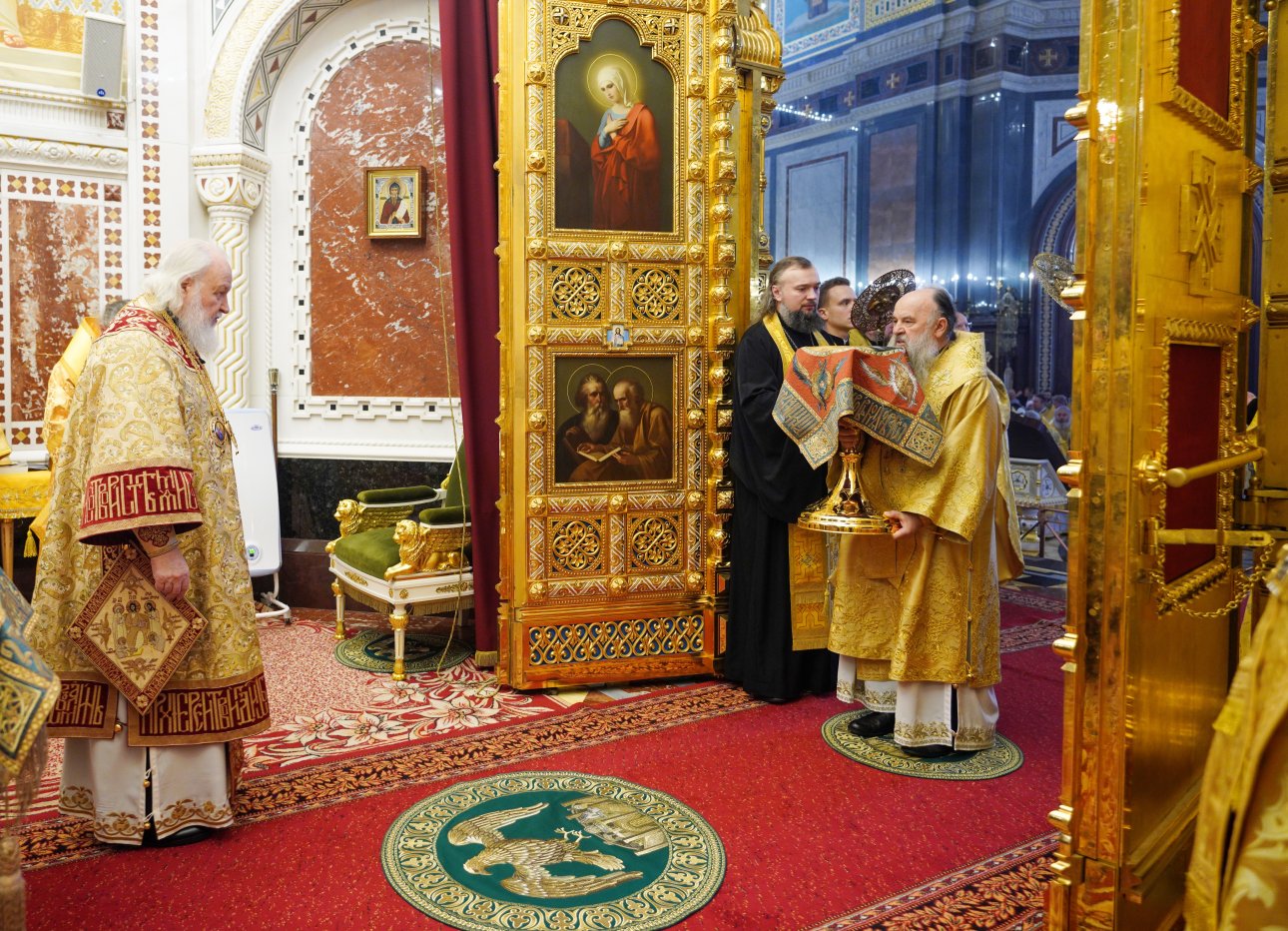 Митрополит Варсонофий сослужил Святейшему Патриарху Кириллу в день его 76-летия 