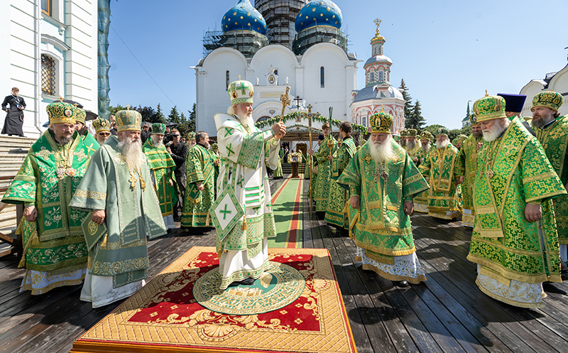 Литургия в Троице-Сергиевой лавре.jpg Литургия в Троице-Сергиевой лавре.jpg
